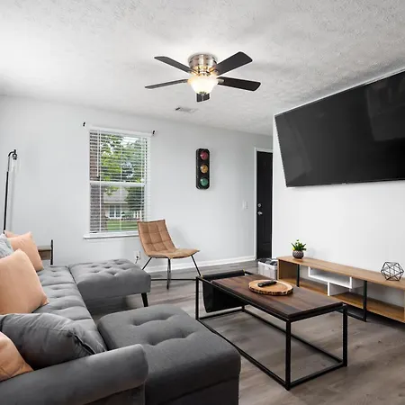2 Bedroom Ft Moore Retreat Columbus Exterior photo