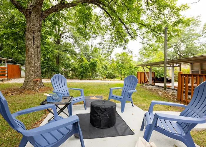 2 Bedroom Ft Moore Retreat