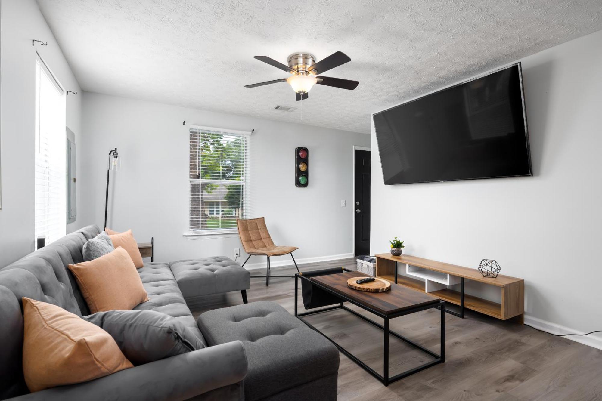 2 Bedroom Ft Moore Retreat Apartment Columbus